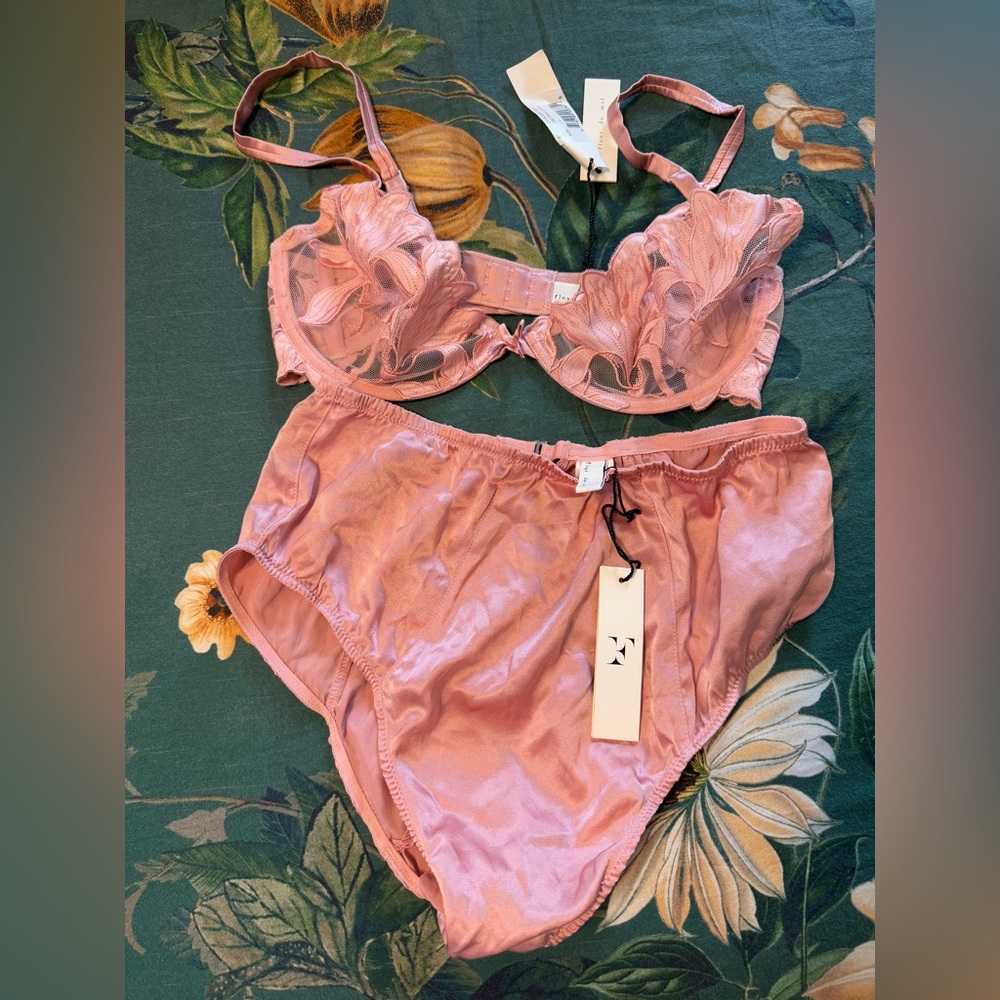 NEW Fleur du Mal Luxury Lingerie Set